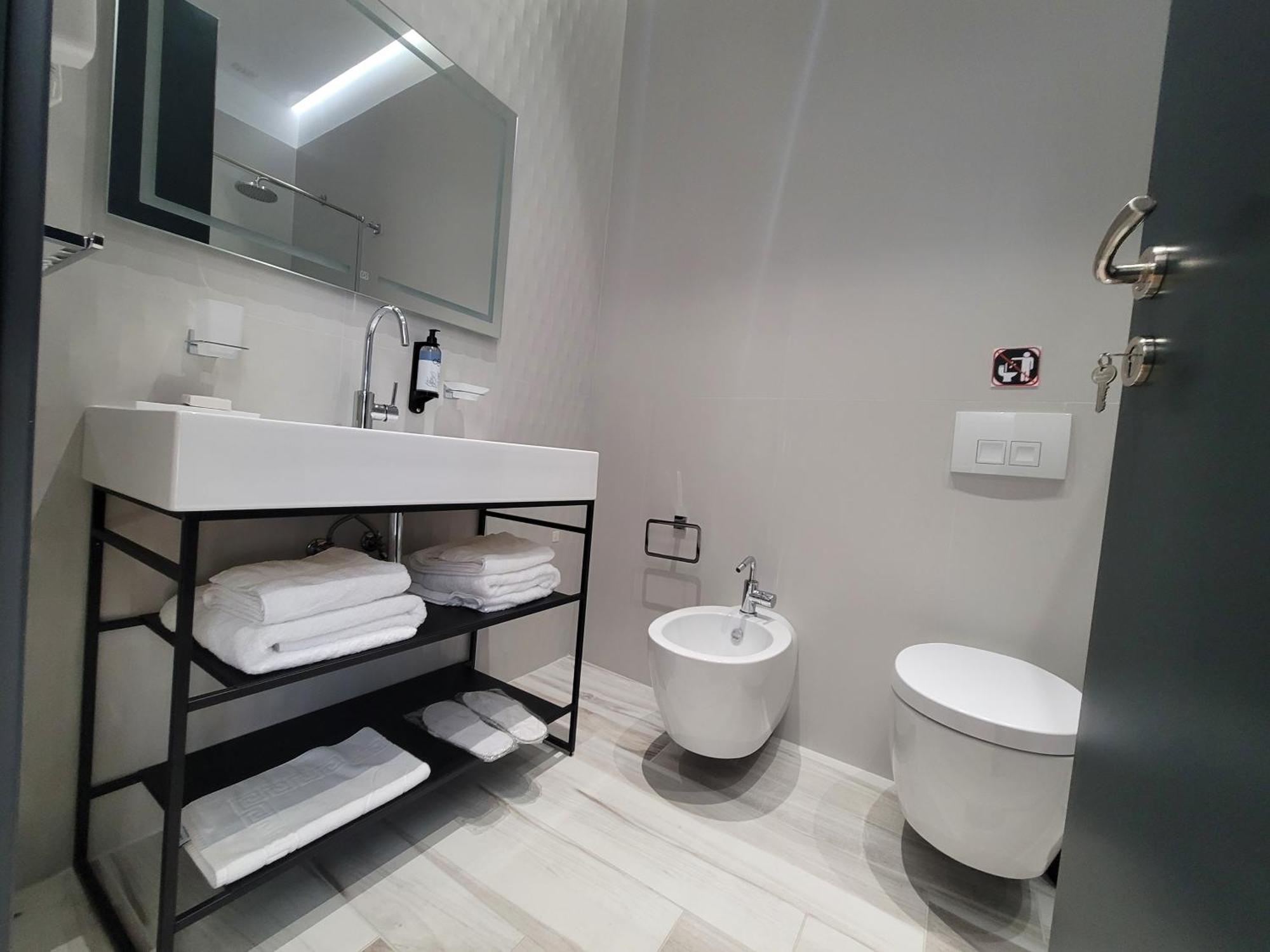 Toer Hotel & Spa Sarandë Buitenkant foto
