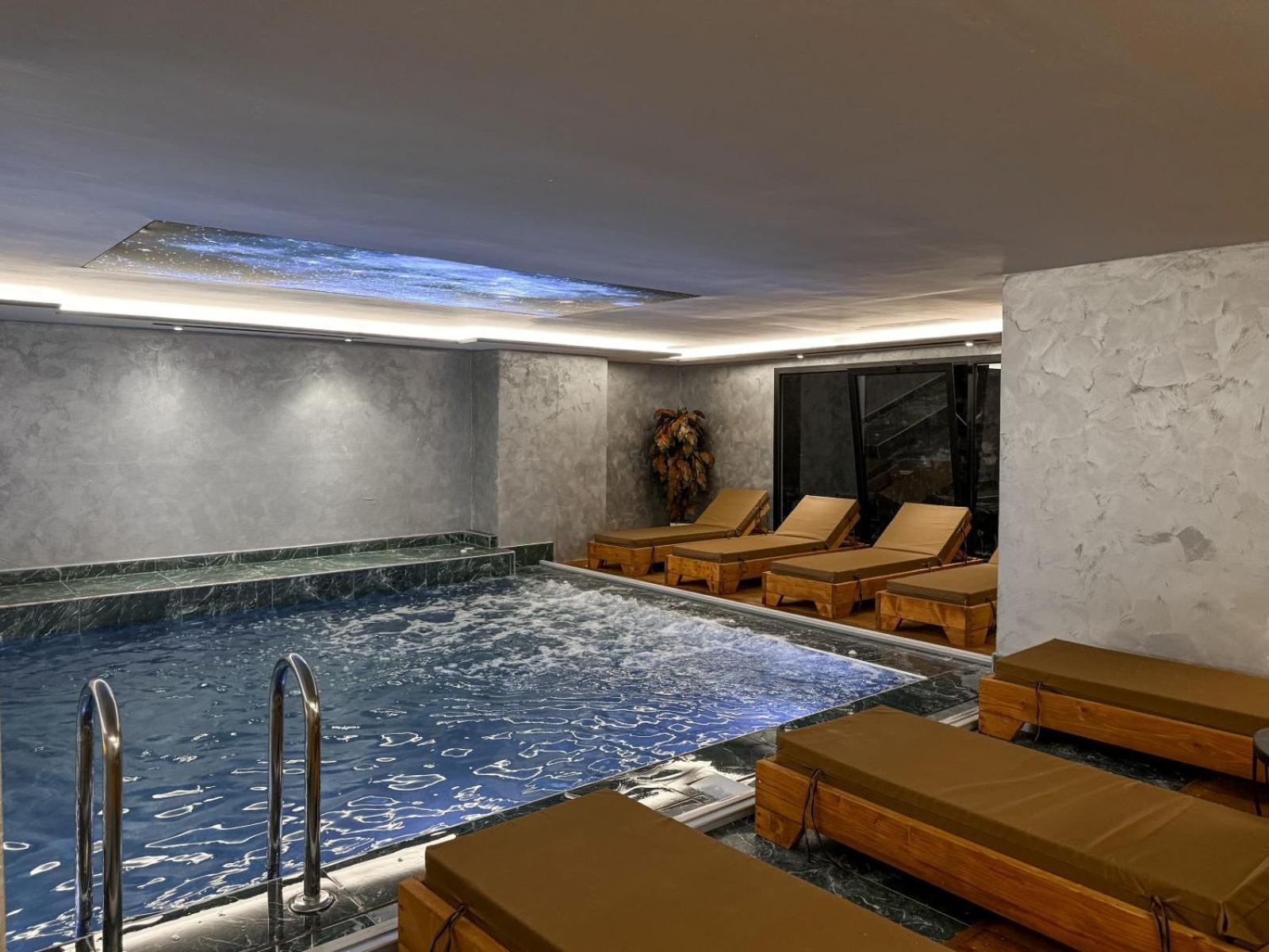 Toer Hotel & Spa Sarandë Buitenkant foto