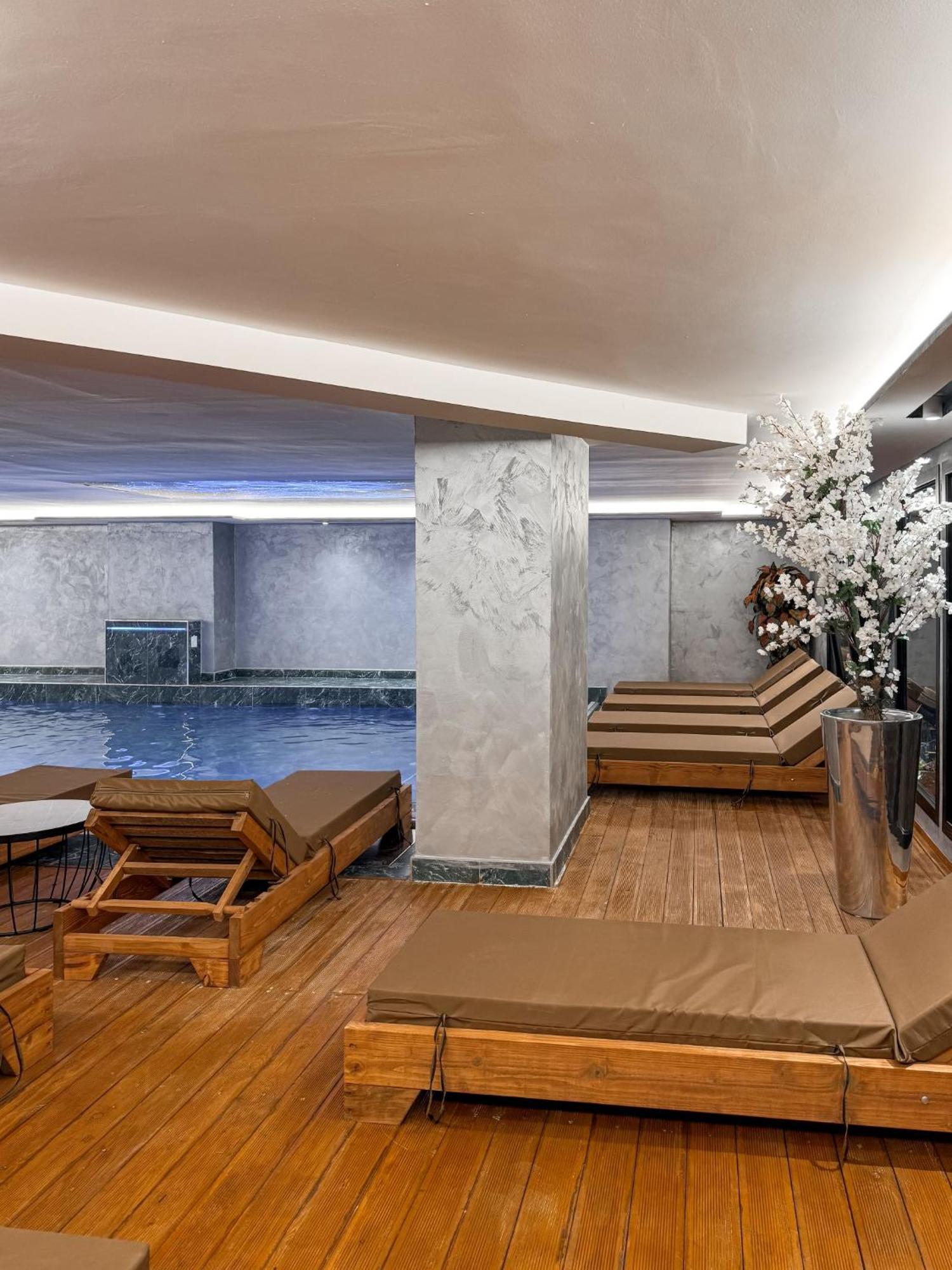 Toer Hotel & Spa Sarandë Buitenkant foto