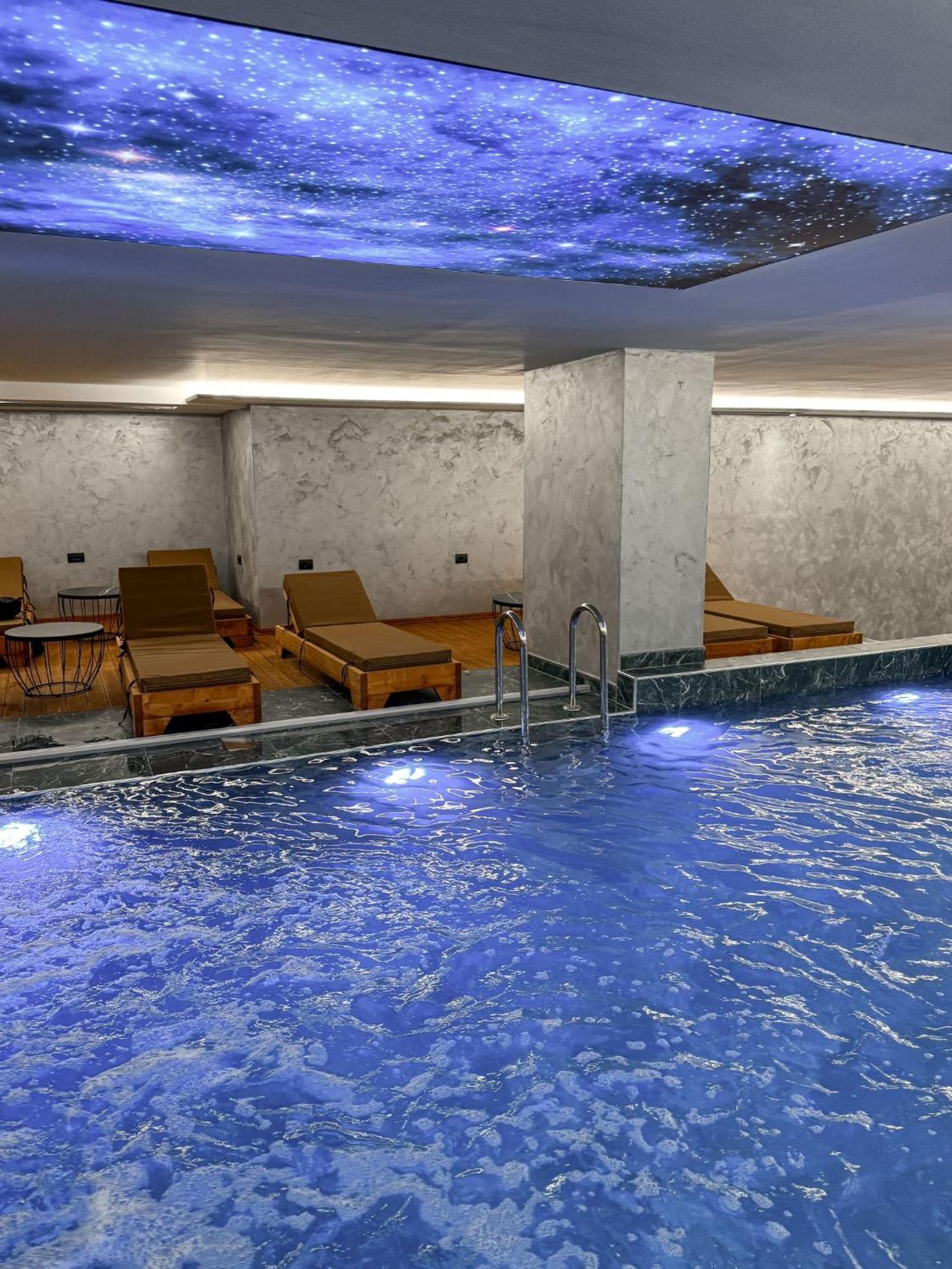 Toer Hotel & Spa Sarandë Buitenkant foto