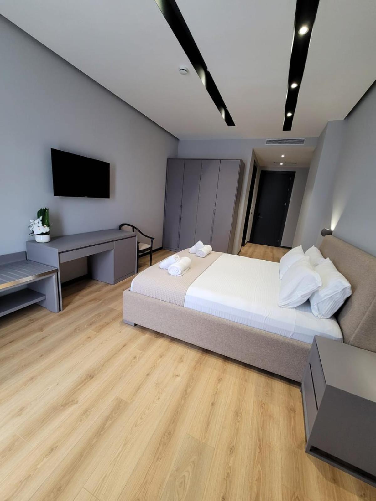 Toer Hotel & Spa Sarandë Buitenkant foto