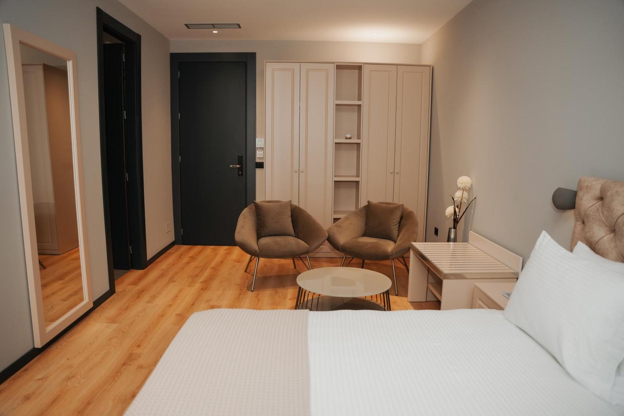 Toer Hotel & Spa Sarandë Buitenkant foto