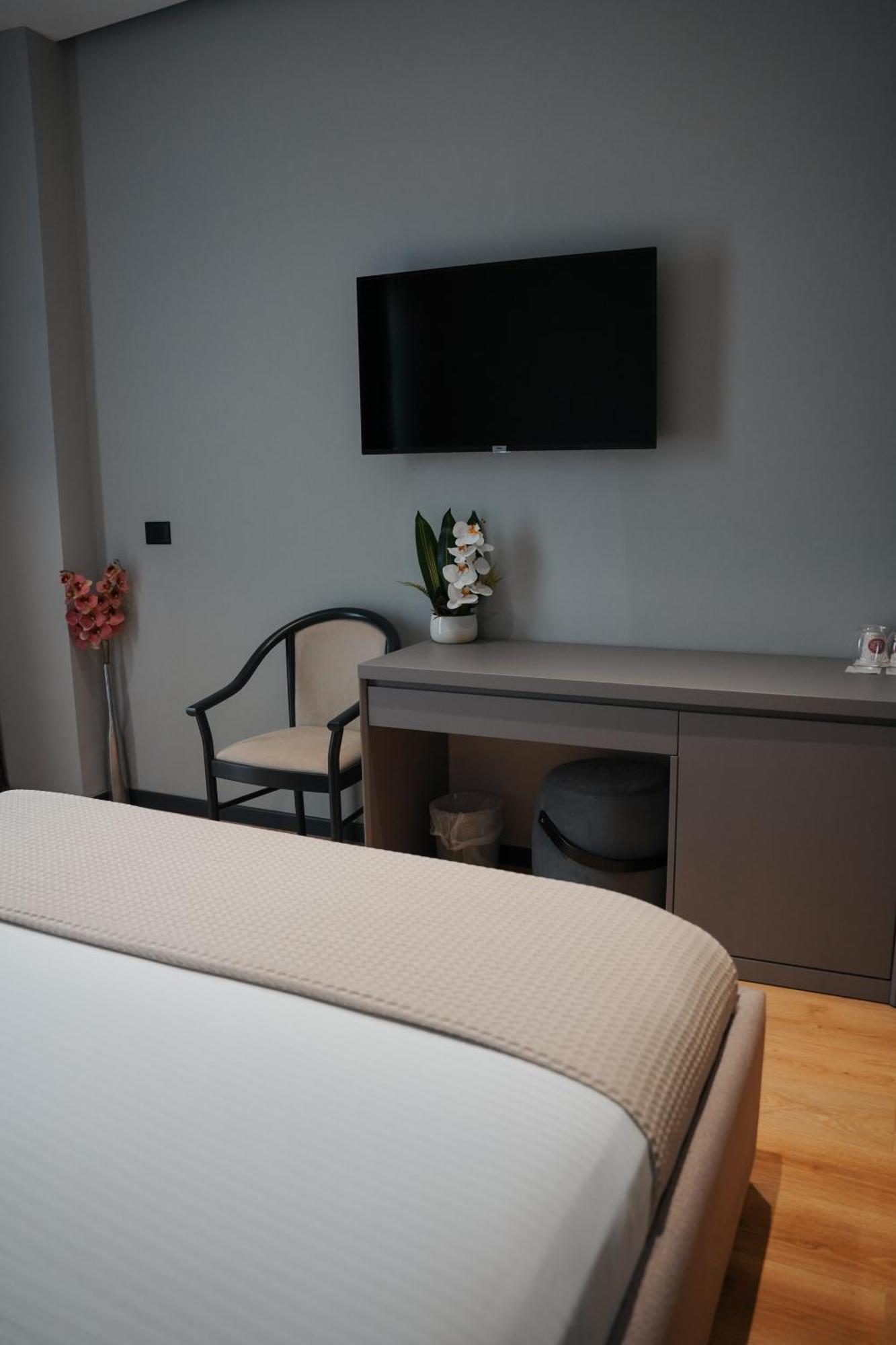 Toer Hotel & Spa Sarandë Buitenkant foto