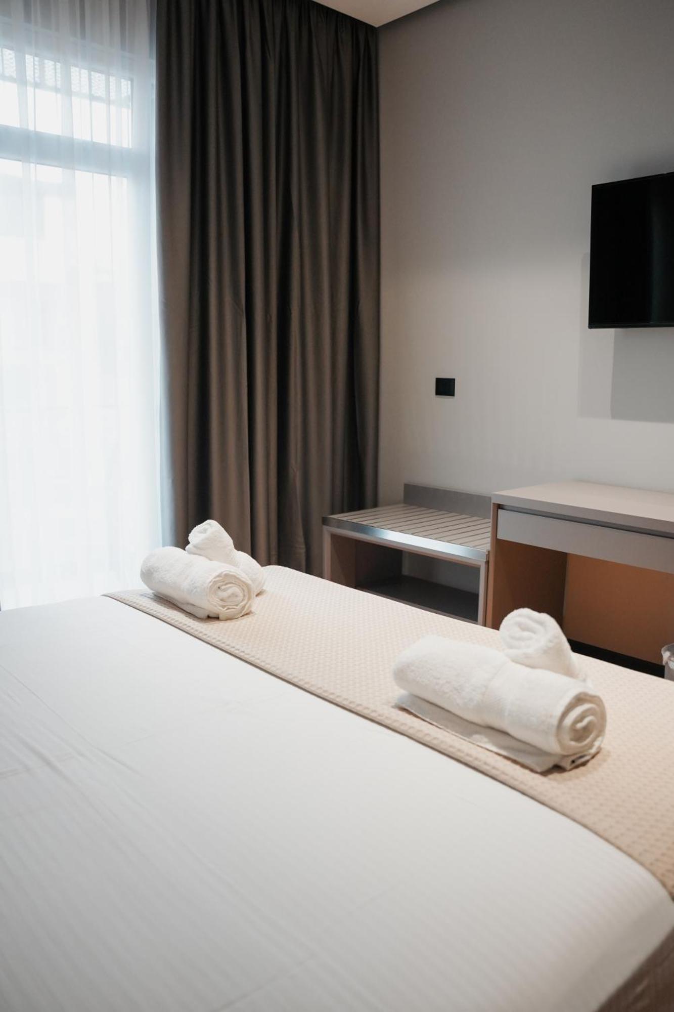 Toer Hotel & Spa Sarandë Buitenkant foto