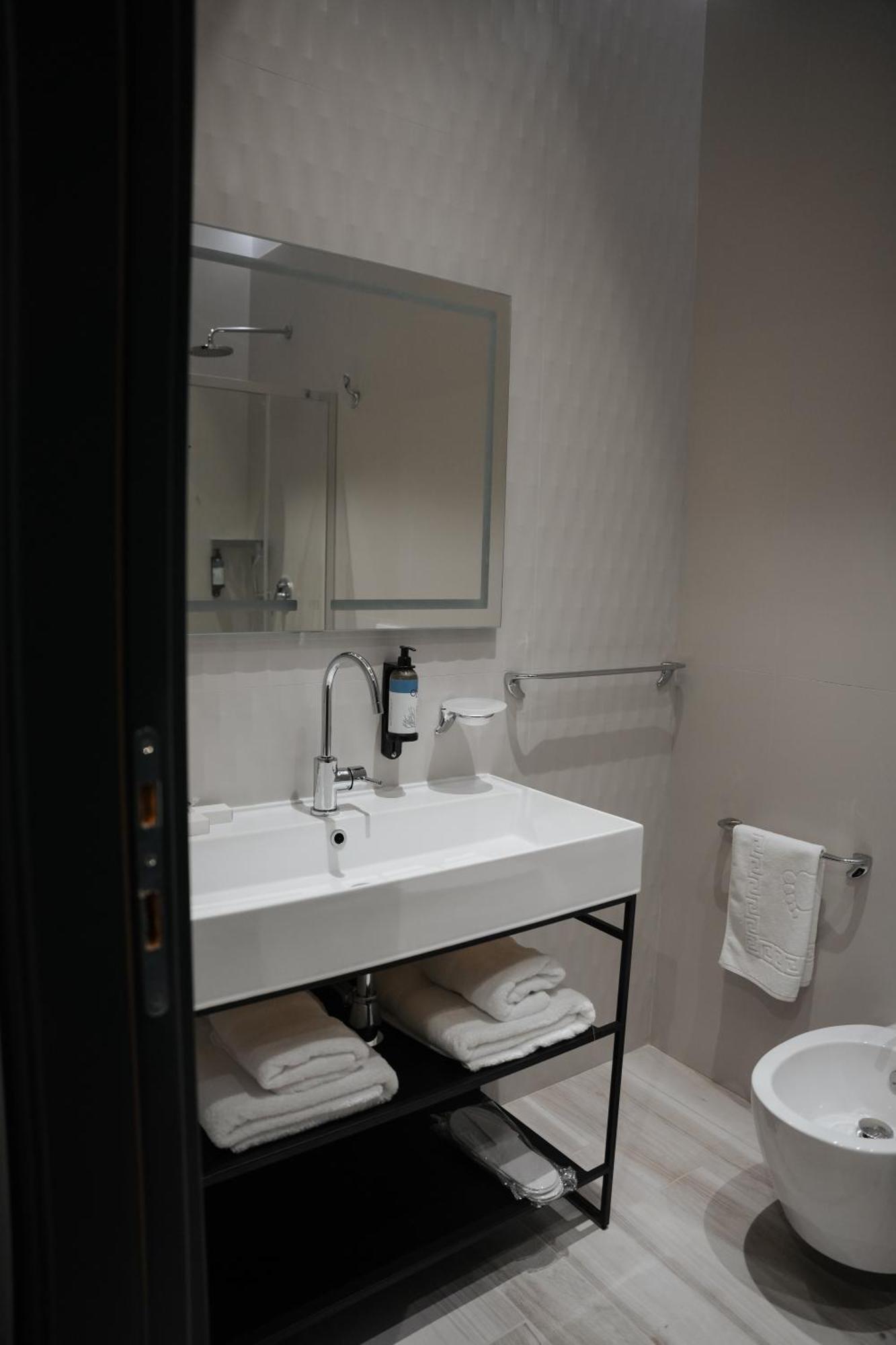 Toer Hotel & Spa Sarandë Buitenkant foto